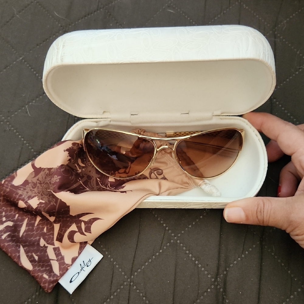 Oakley Gold Aviator Sunglasses with Case